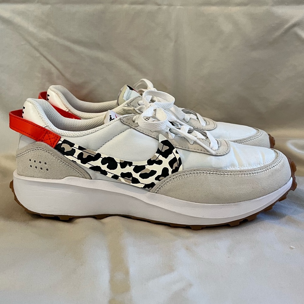 Women’s Nike Waffle Debut Sneakers size 9